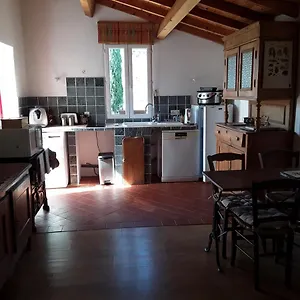 https://maison-de-campagne-letang.fr-provencehotel.com